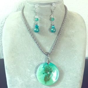 Lively Stones Accessories: Necklace & Earring set.